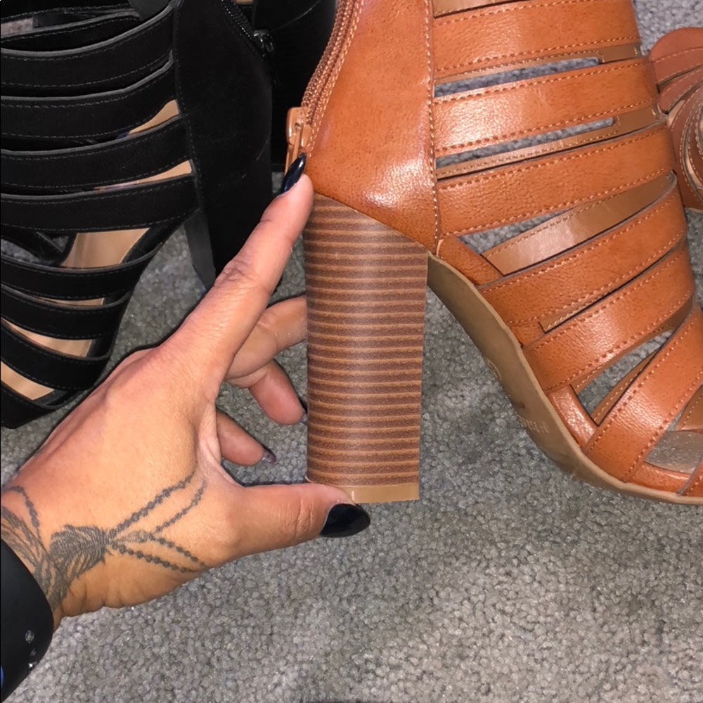 Sandals - Picture 4 of 8